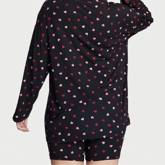#116 Victoria’s Secret Black and Red Heart Print Oversized Pajama Set Size M - Picture 2 of 4